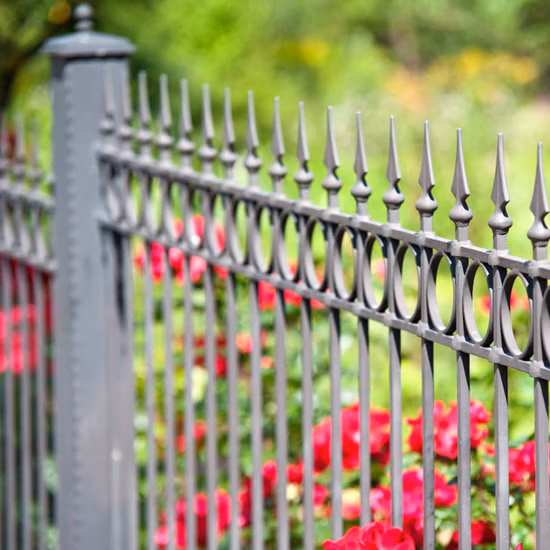 Aluminum Swimming Pool Fence/Picket Fence/Balcony Fencing/Privacy Fence/Ornamental Wrought Iron Panel Fence Railing Metal Slat Fence Factory